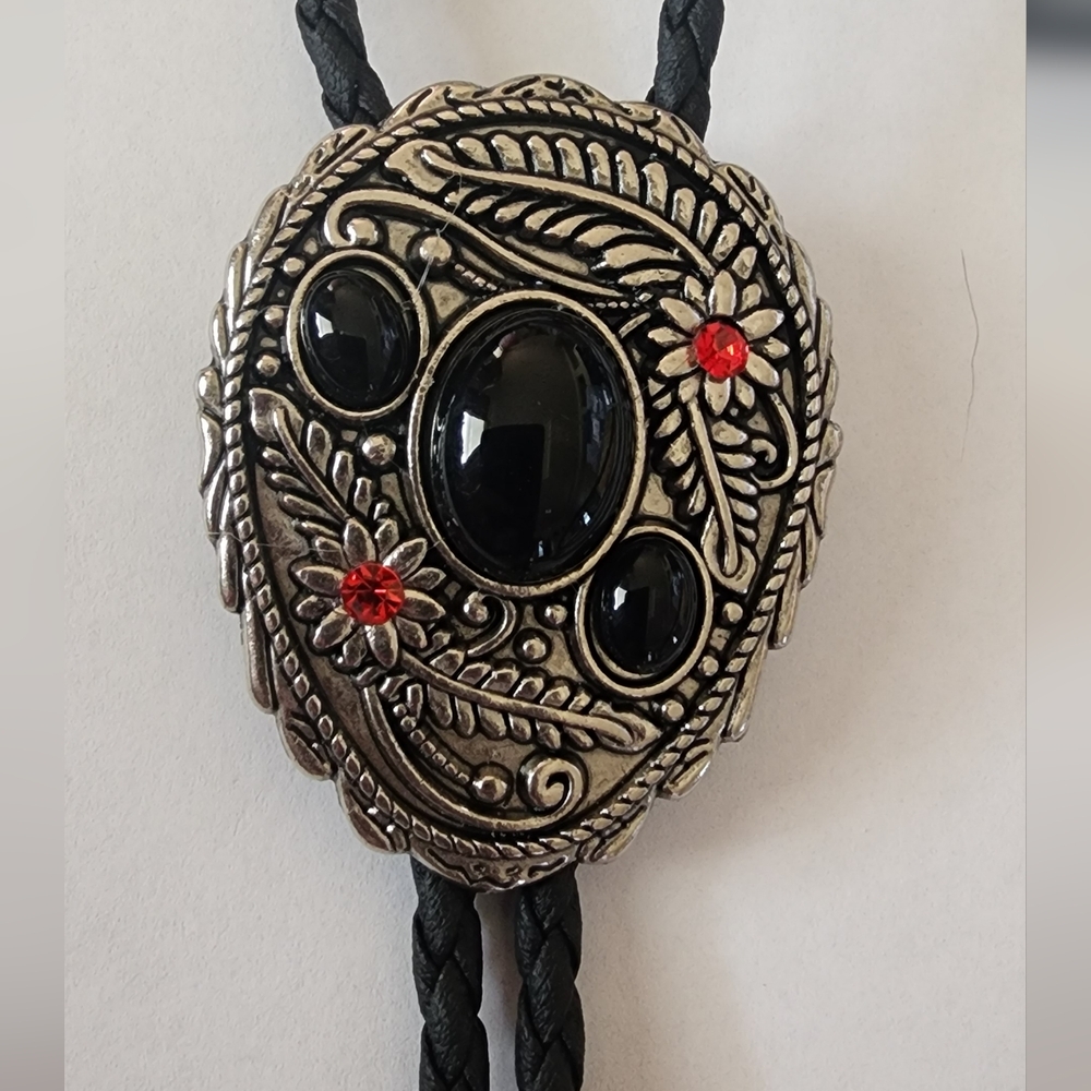 New Beautiful black and silver leather bolo tie